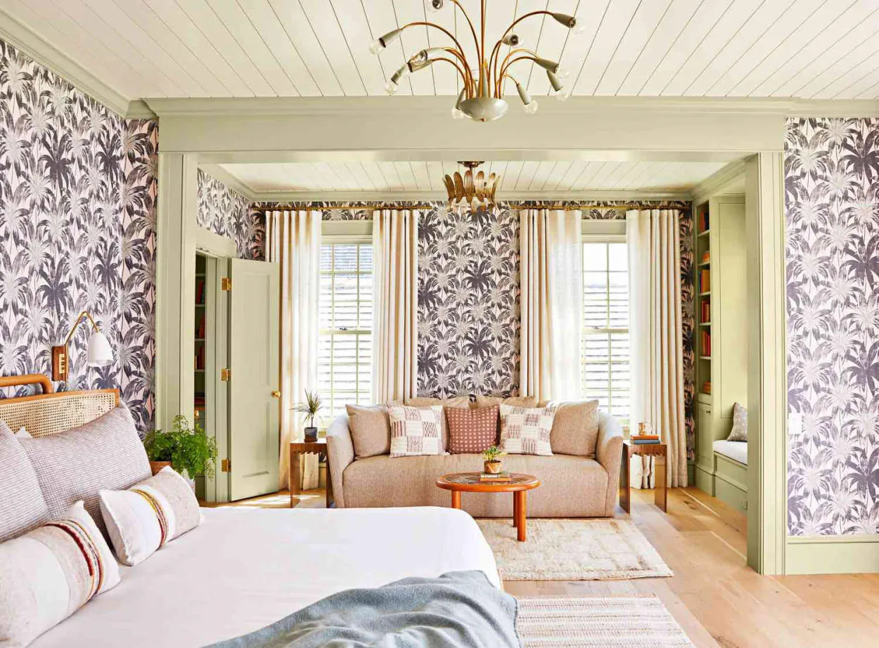 Vintage Wallpaper Revival: Blending Past and Present in Design